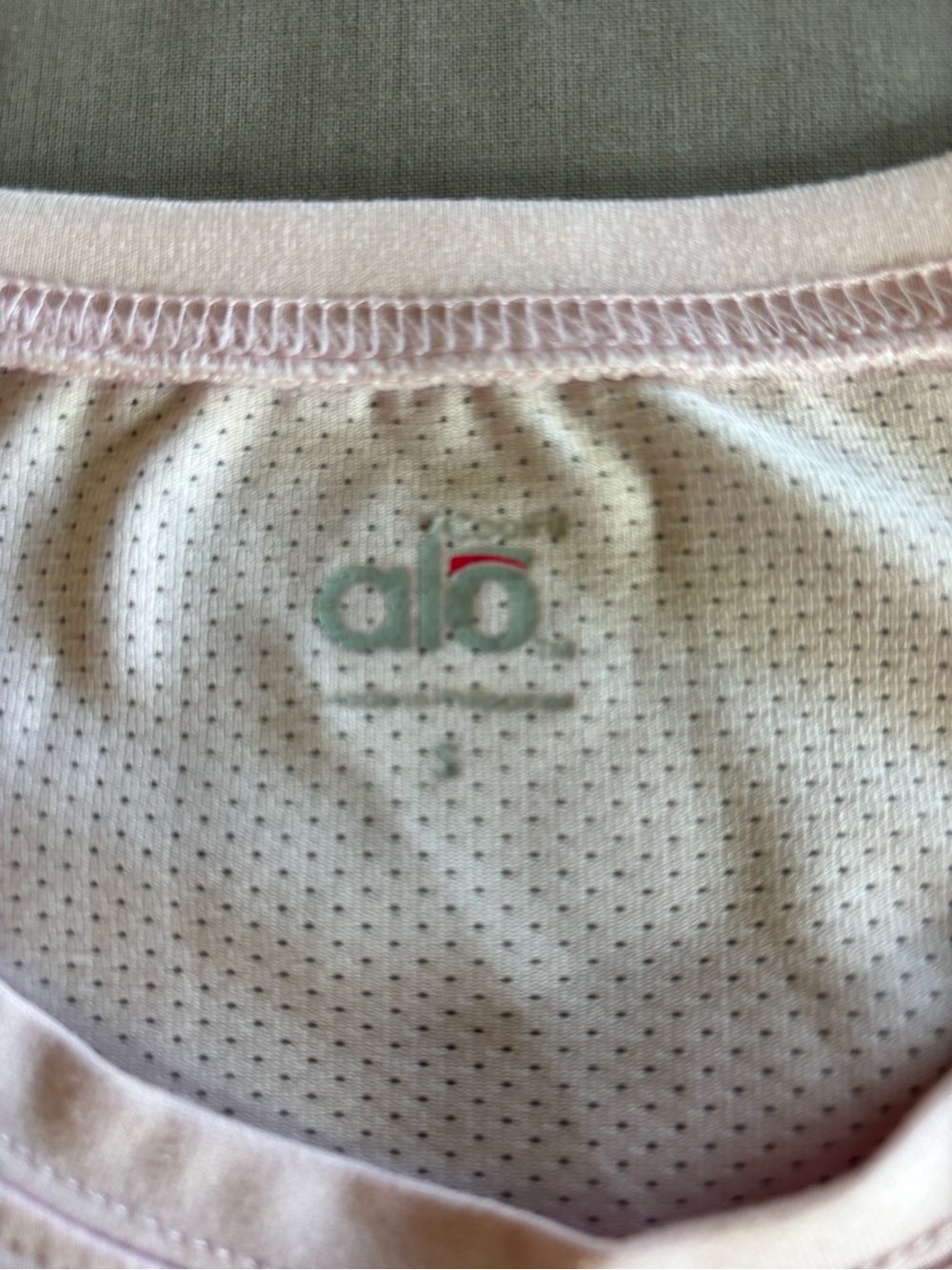Alo Yoga Pink Mesh Panel Performance Short Sleeve Athletic Top Small - Picture 4 of 7